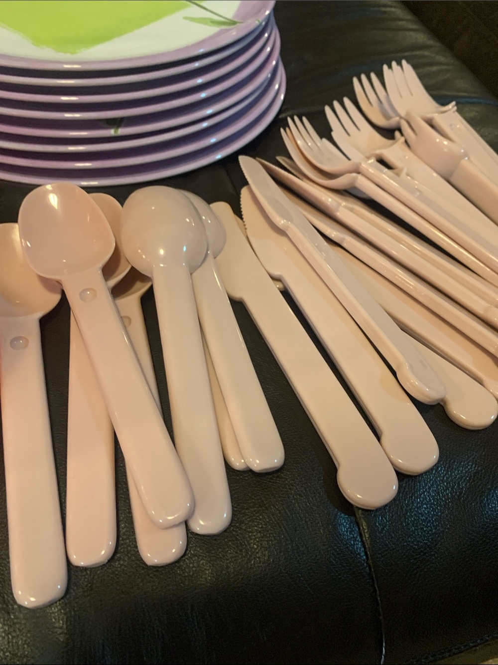 Set of 8 Heavy Plastic Dining Set - Picture 4 of 5